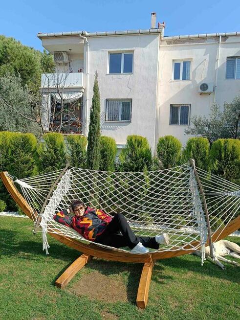 Poznam poważnego mężczyznę