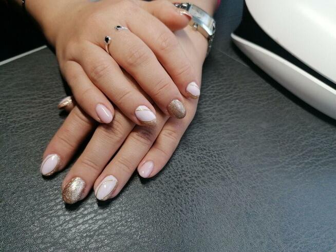 Stylizacja paznokci, makijaż, fryzura, Henna,