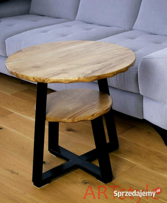 Dębowy stolik na metalowych nogach