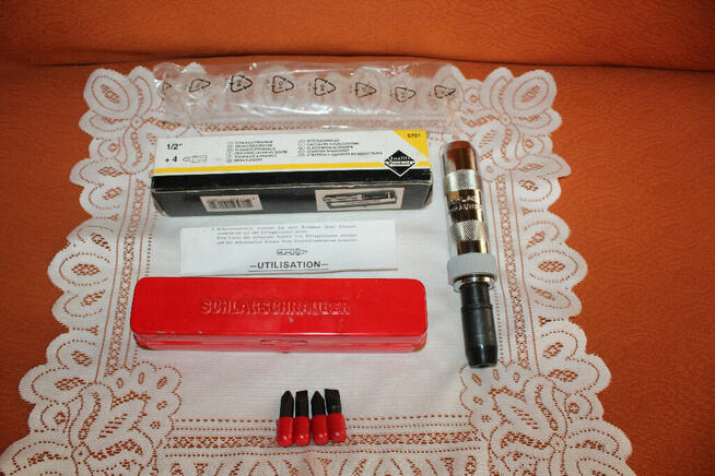 Wkrętak udarowy 4 bity metalowe etui