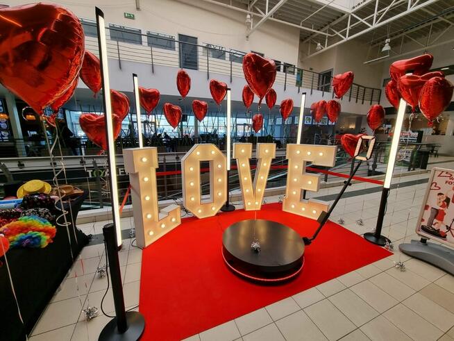 wynajem videobudki 360 fotobudka 360 napis love Mazowieckie