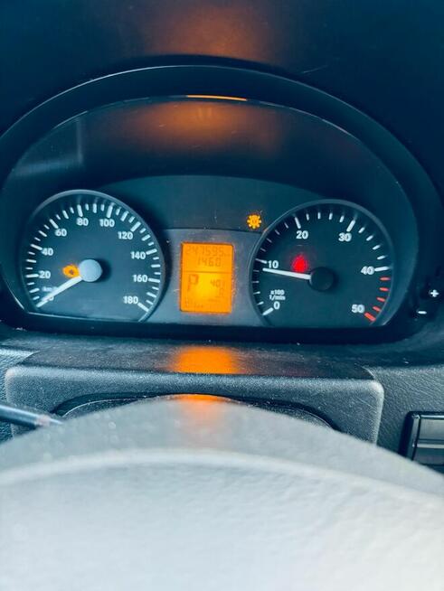 Sprzedam samochód kurierski