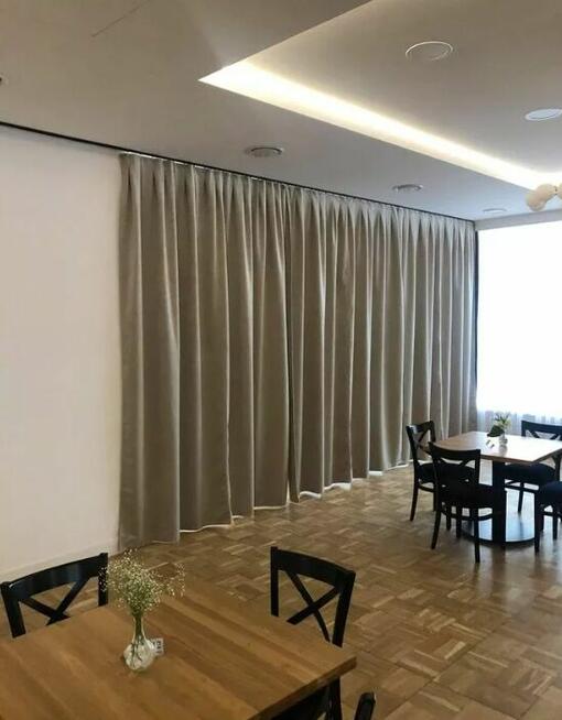 Zasłona akustyczna na drzwi