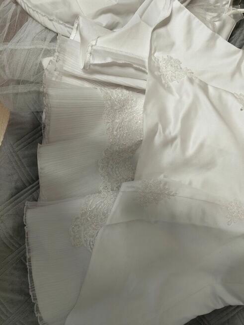 Sukienka komunijna na szczupłą dziewczynkę