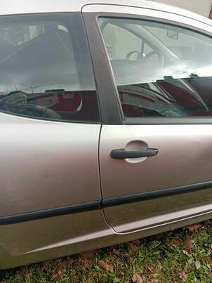 oferuję peugeota w całości z przeznaczeniem na części