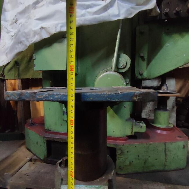 Postument stopa maszyna