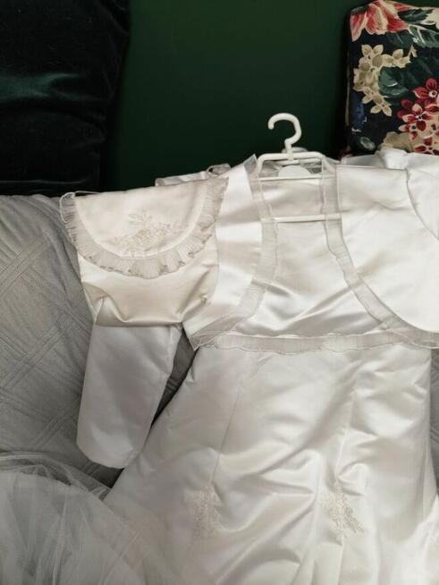 Sukienka komunijna na szczupłą dziewczynkę