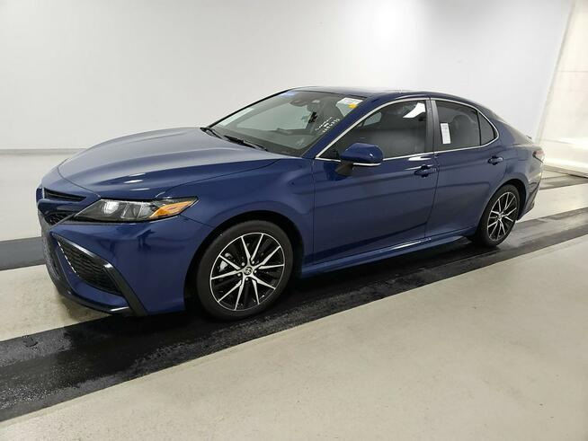 Camry SE