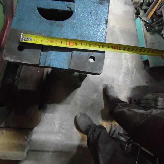 Postument stopa maszyna