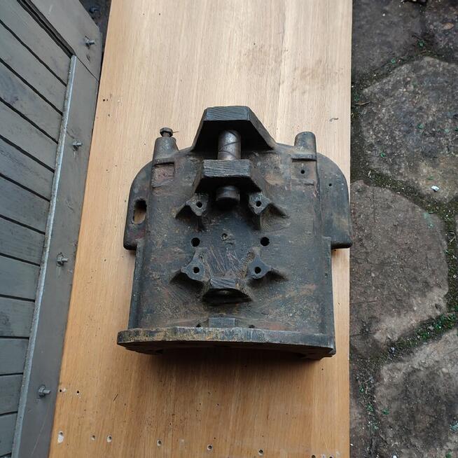 Zetor K25 Wspornik osi przedniej belka kołyska