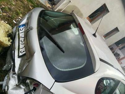 oferuję peugeota w całości z przeznaczeniem na części