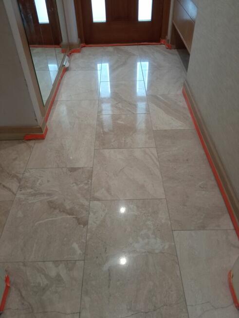 Czyszczenie i polerowanie posadzek marmurowych