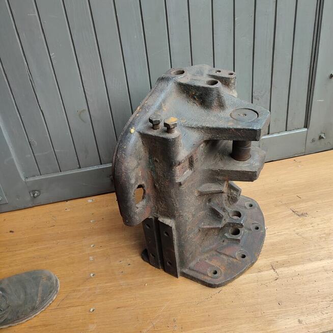 Zetor K25 Wspornik osi przedniej belka kołyska