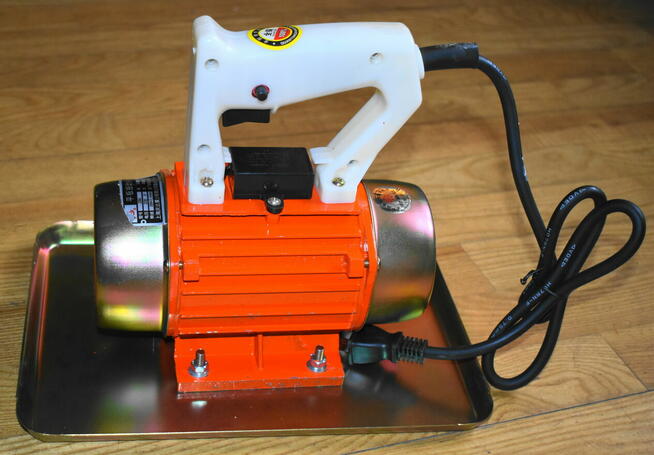 Zacieraczka ręczna wibracyjna, do betonu i tynków