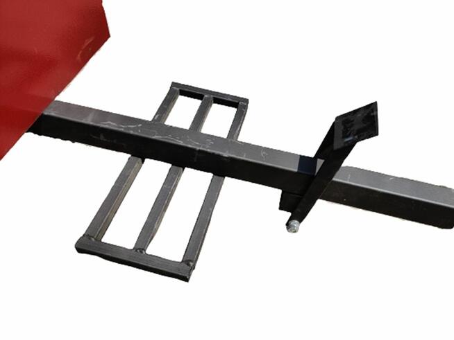 Przyczepa GENEA z hamulcami taśmowymi do ciągnika dzik