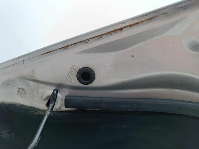 Chrysler Sebring 2 II (01-03) MASKA srebrna PS2 Częstochowa