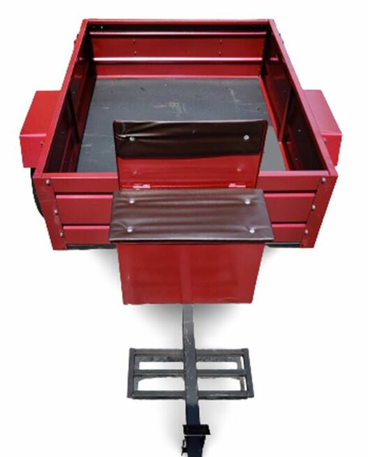 Przyczepa GENEA z hamulcami taśmowymi do ciągnika dzik