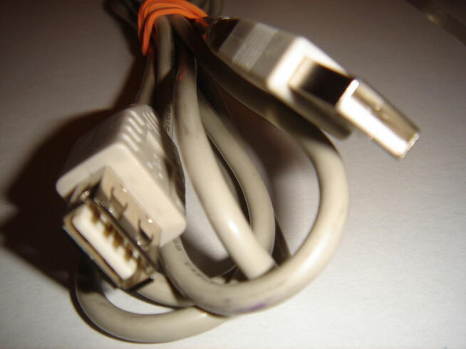Wtyczka i przewody komputerowe różnej długości