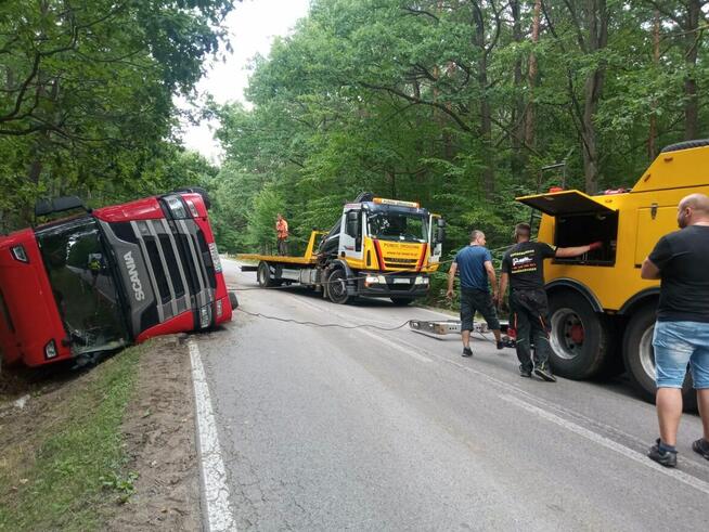 Pomoc drogowa TIR stalowa wola Holownik