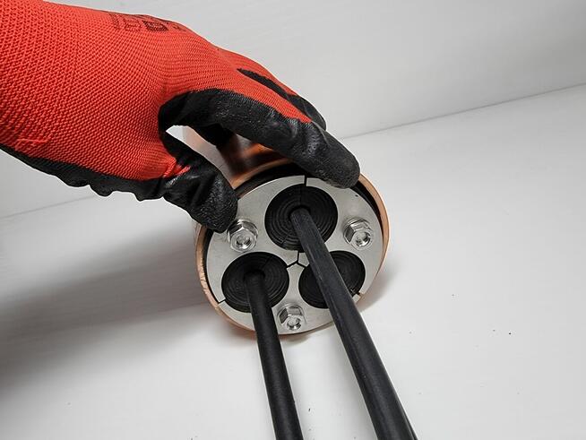 Przepust gazo-wodoszczelny do przejść instalacji, 100mm