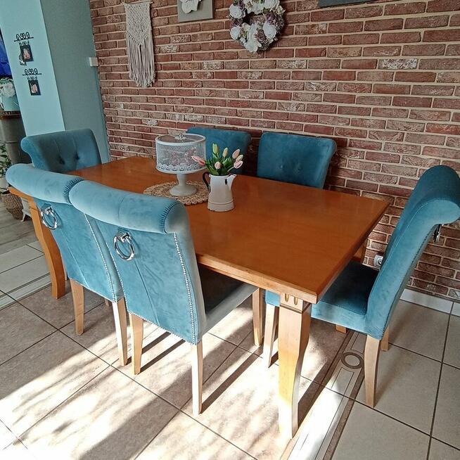 Krzesło tapicerowane pikowane z kołatką szare Producent Nowe