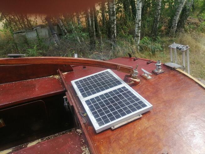 jacht typu Silhouette, stan dobry