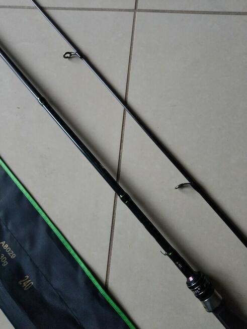 Nowoczesny spinning węglowy 2,40m 10-30g