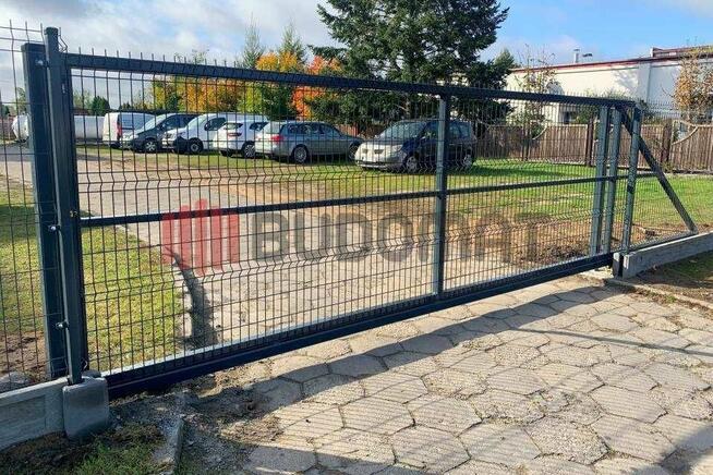 Brama przesuwna samonośna wjazdowa panelowa wózki rolki