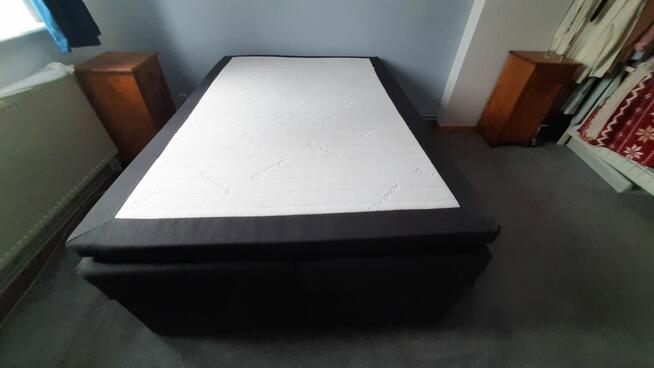 Podwójne łóżko kontynentalne JYSK