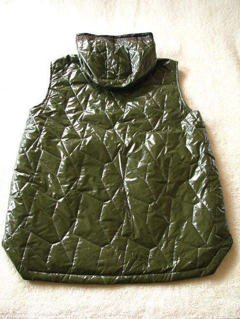 Pikowany bezrękawnik, długa kamizelka z kapturem, rozm. 48