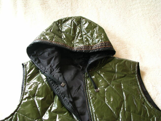 Pikowany bezrękawnik, długa kamizelka z kapturem, rozm. 48