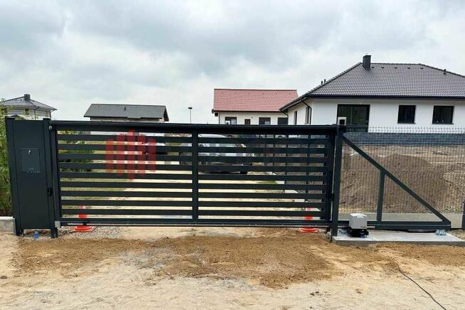 Multibox słupek multimedialny nowoczesne ogrodzenie skrzynka