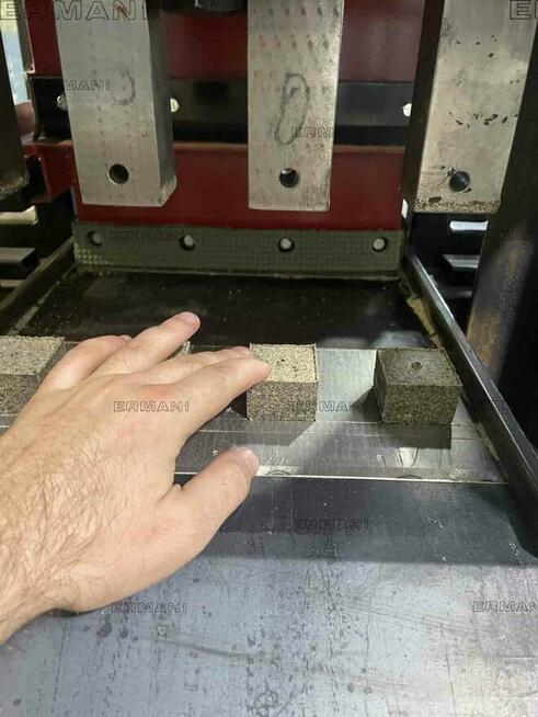 Prasa po technoplankton, ciasto i inne brykiet. Bricket-20AT