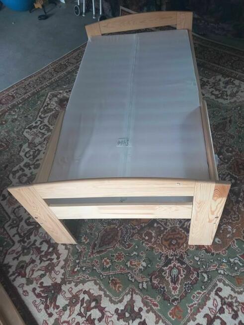 Łóżko drewniane 160× 80 z materacem