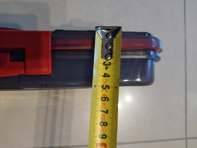 Hermetyczne pudełko na przynęty spinningowe