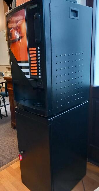 Sprzedam używany automat do gorących napojów