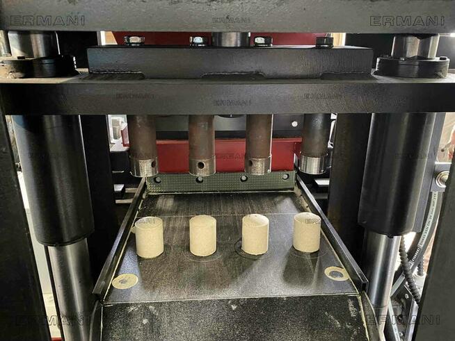 Prasa po technoplankton, ciasto i inne brykiet. Bricket-20AT