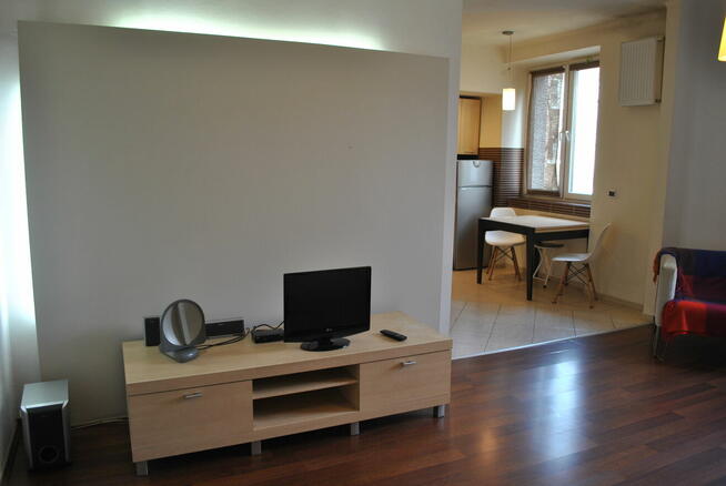 Wyposażona kawalerka blisko metra tanio