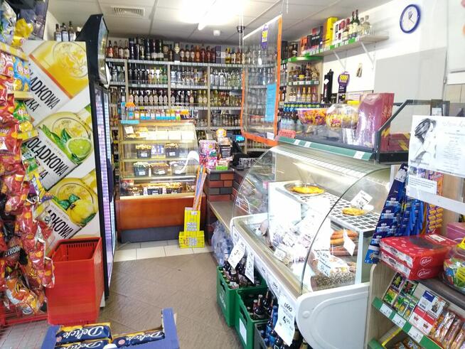 hotel i restaurację, dwa lokale sklepowe pod łodzią sprzedam