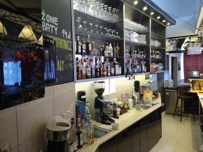 hotel i restaurację, dwa lokale sklepowe pod łodzią sprzedam