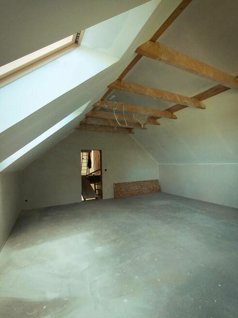 Dom jednorodzinny z podwójnym garażem