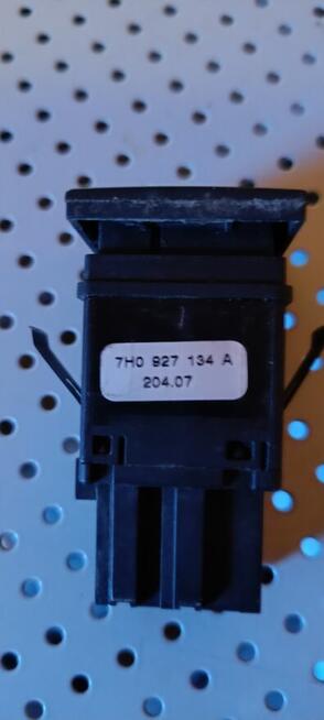VW T5 Przełącznik ESP 7H0927134A204,07 używany , sprawny.
