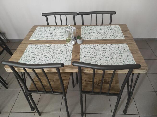 Sprzedam stoły 4 osobowe z krzesłami