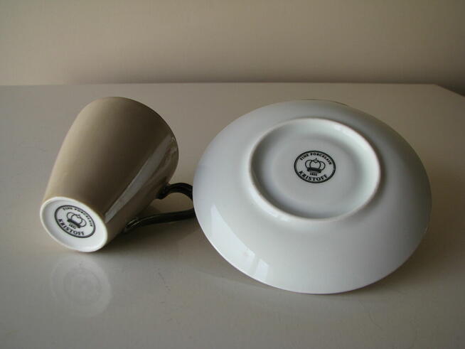 Porcelanowa perłowo-brązowa filiżanka ze złoceniami Kristoff