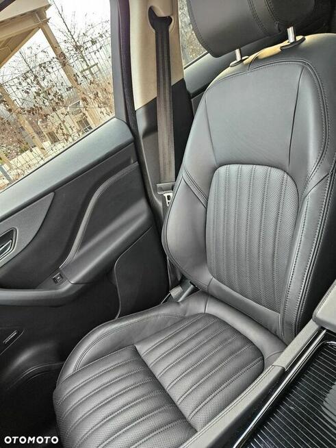 Jaguar F-Pace 30t AWD Prestige