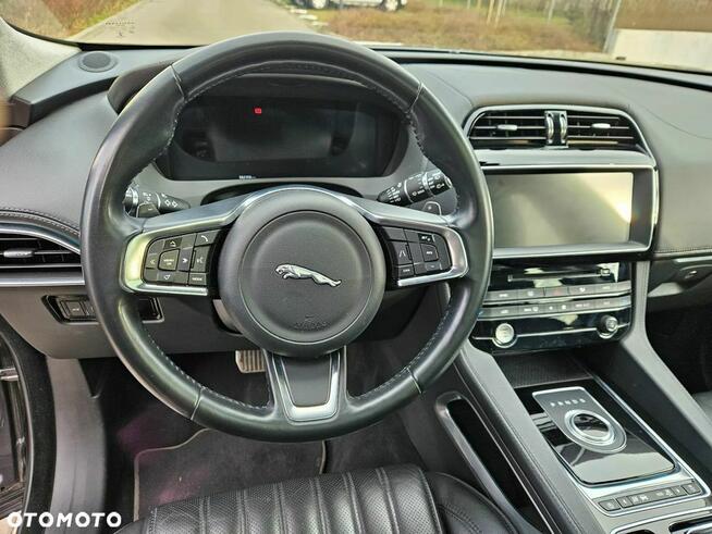 Jaguar F-Pace 30t AWD Prestige