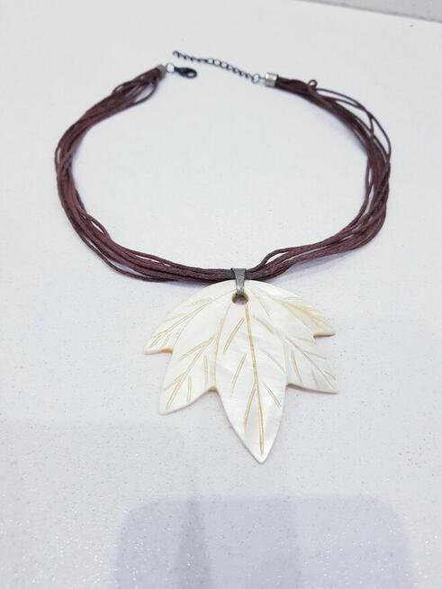 Naszyjnik z masy perłowej