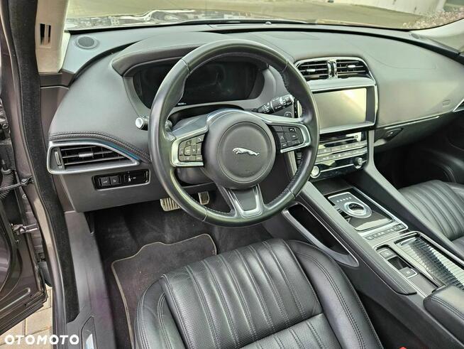Jaguar F-Pace 30t AWD Prestige