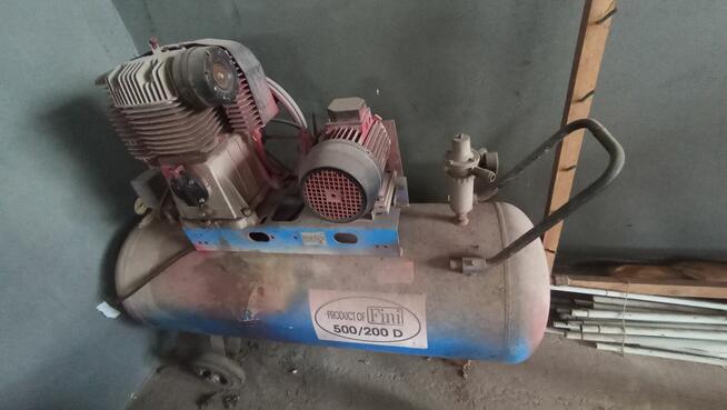 Do wynajęcia hala warsztatowa z wyposażeniem – Małogo