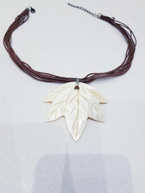 Naszyjnik z masy perłowej